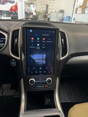 Photo of 2021 Gray Ford Edge