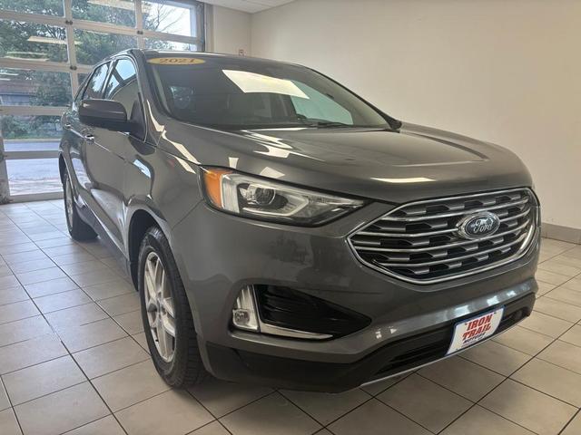 Photo of 2021 Gray Ford Edge