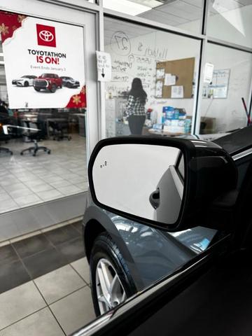 Photo of 2021 Gray Ford Edge