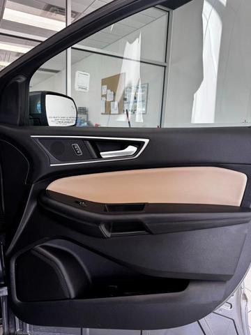 Photo of 2021 Gray Ford Edge