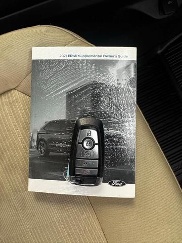 Photo of 2021 Gray Ford Edge