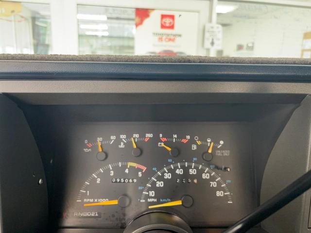 Photo of 1991 White Chevrolet 3500