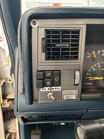 Photo of 1991 White Chevrolet 3500
