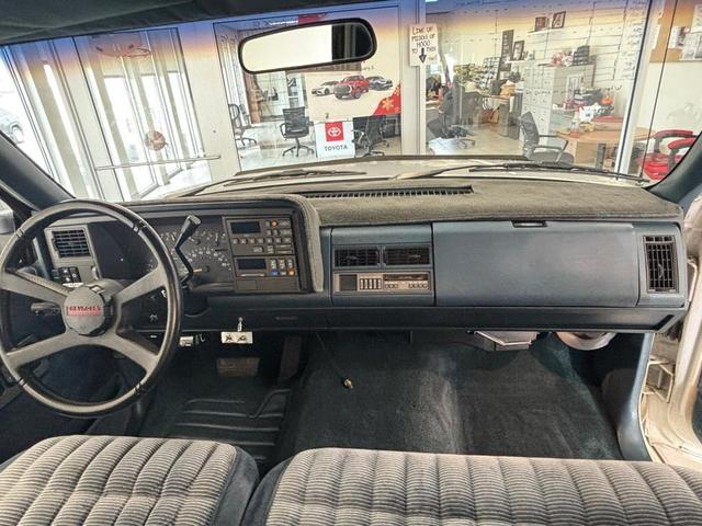 Photo of 1991 White Chevrolet 3500