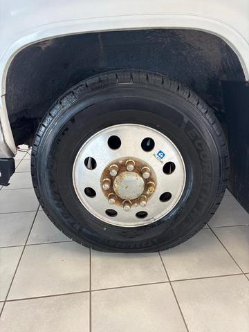 Photo of 1991 White Chevrolet 3500