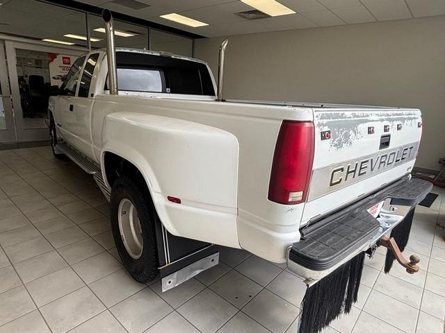 Photo of 1991 White Chevrolet 3500