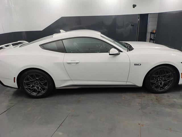 Photo of 2024 Oxford White Ford Mustang