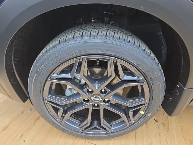Photo of 2025 Deep Blue Pearl/Gun Metallic Nissan Kicks