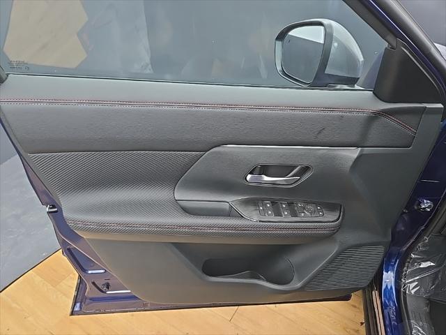 Photo of 2025 Deep Blue Pearl/Gun Metallic Nissan Kicks