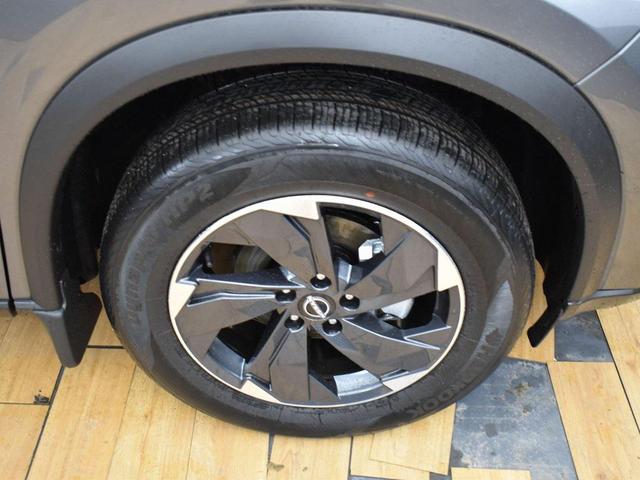 Photo of 2025 Gun Metallic Nissan Rogue