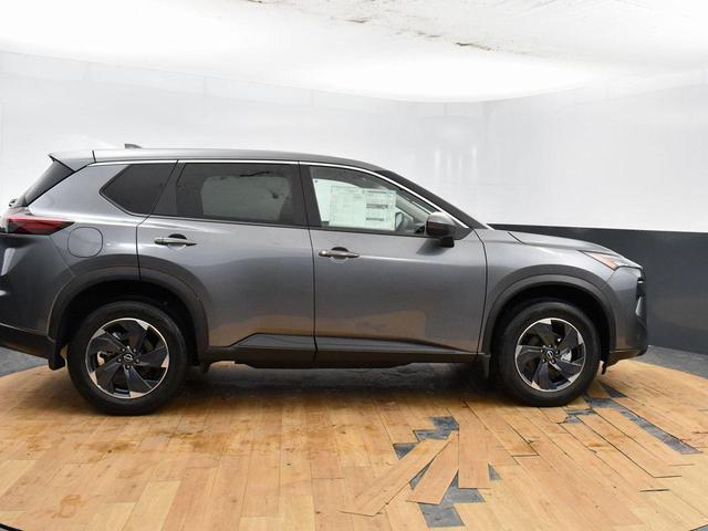 Photo of 2025 Gun Metallic Nissan Rogue