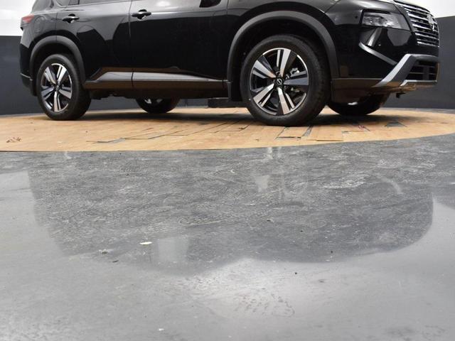 Photo of 2025 Super Black Nissan Rogue