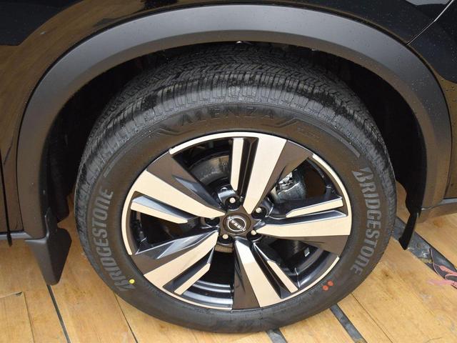 Photo of 2025 Super Black Nissan Rogue