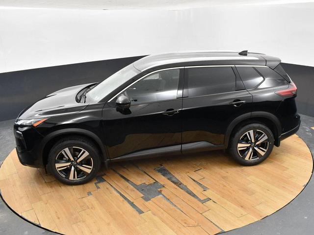 Photo of 2025 Super Black Nissan Rogue