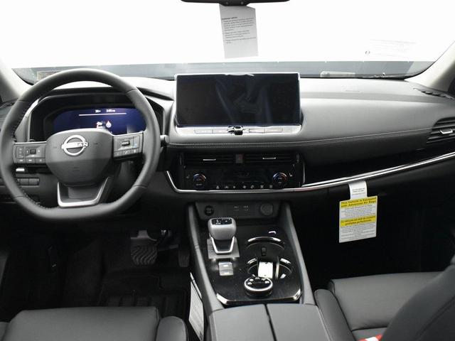 Photo of 2025 Super Black Nissan Rogue
