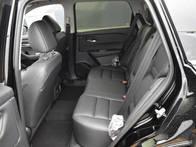 Photo of 2025 Super Black Nissan Rogue
