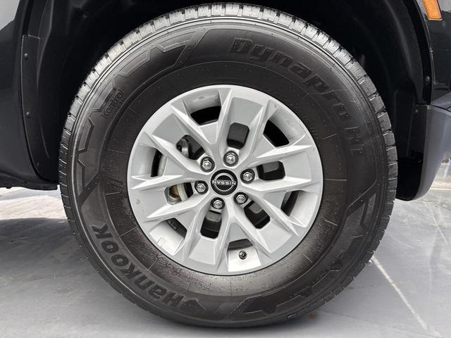 Photo of 2025 Super Black Nissan Frontier