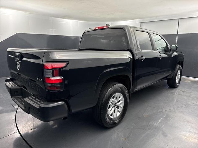 Photo of 2025 Super Black Nissan Frontier