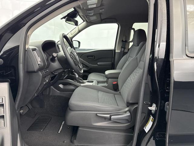 Photo of 2025 Super Black Nissan Frontier