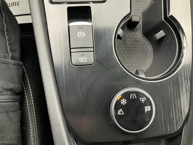 Photo of 2022 Pearl White Tricoat Nissan Rogue