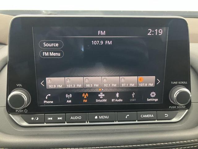 Photo of 2022 Pearl White Tricoat Nissan Rogue