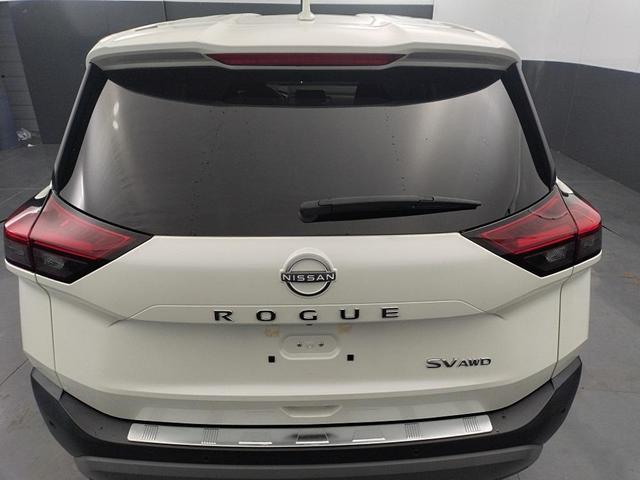 Photo of 2022 Pearl White Tricoat Nissan Rogue