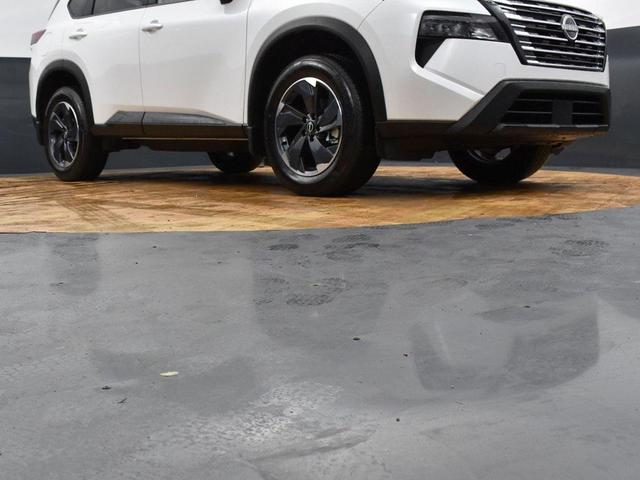 Photo of 2025 Everest White Pearl Nissan Rogue