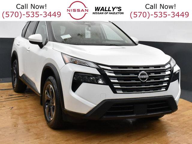 Photo of 2025 Everest White Pearl Nissan Rogue