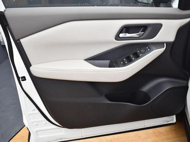 Photo of 2025 Everest White Pearl Nissan Rogue