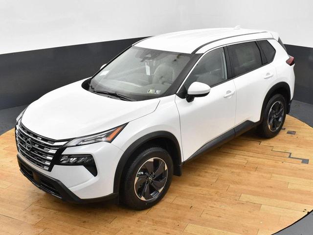 Photo of 2025 Everest White Pearl Nissan Rogue