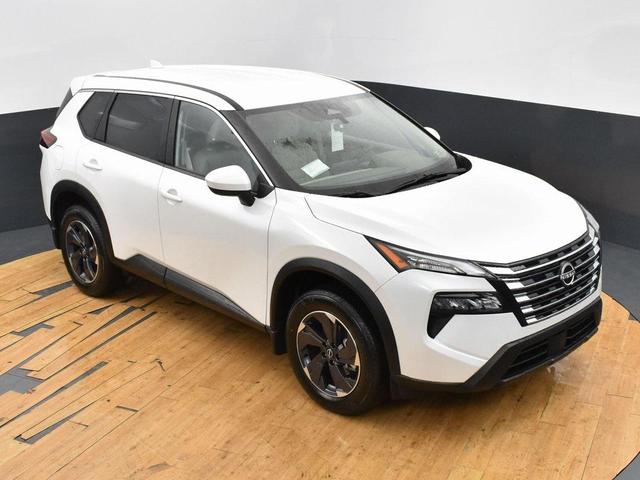 Photo of 2025 Everest White Pearl Nissan Rogue
