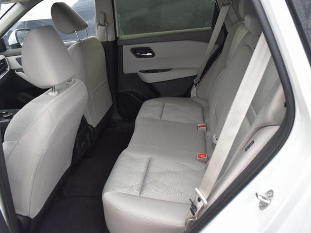 Photo of 2025 Everest White Pearl Nissan Rogue