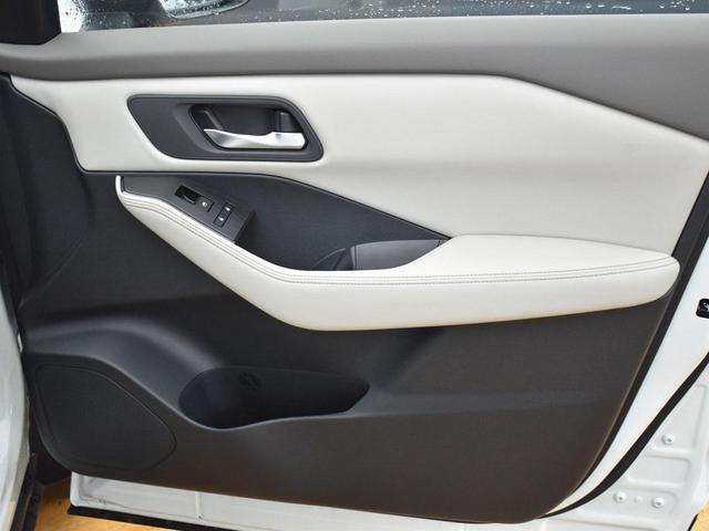 Photo of 2025 Everest White Pearl Nissan Rogue