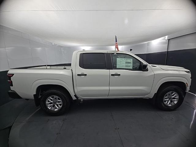 Photo of 2026 Glacier White Nissan Frontier
