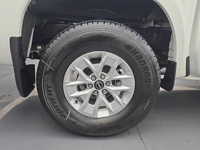 Photo of 2026 Glacier White Nissan Frontier
