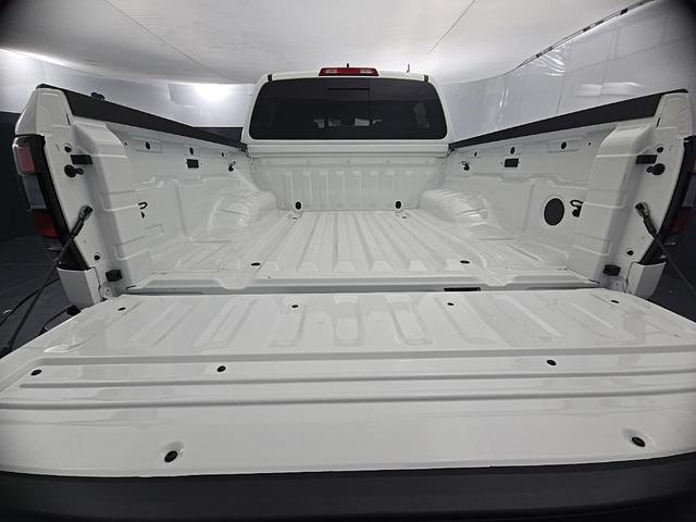Photo of 2026 Glacier White Nissan Frontier