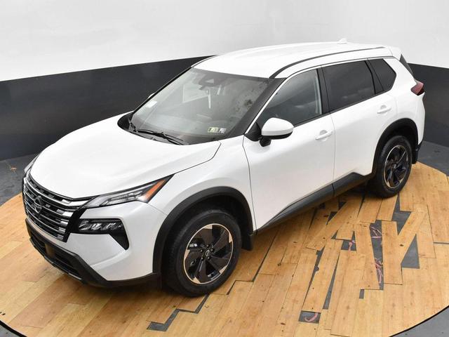 Photo of 2025 Everest White Pearl Nissan Rogue