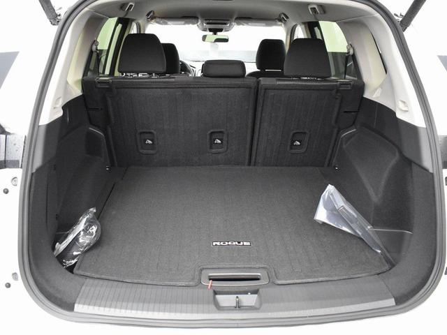 Photo of 2025 Everest White Pearl Nissan Rogue