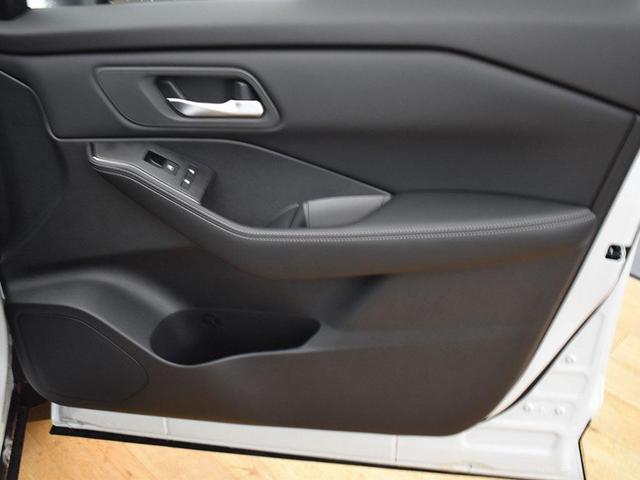 Photo of 2025 Everest White Pearl Nissan Rogue