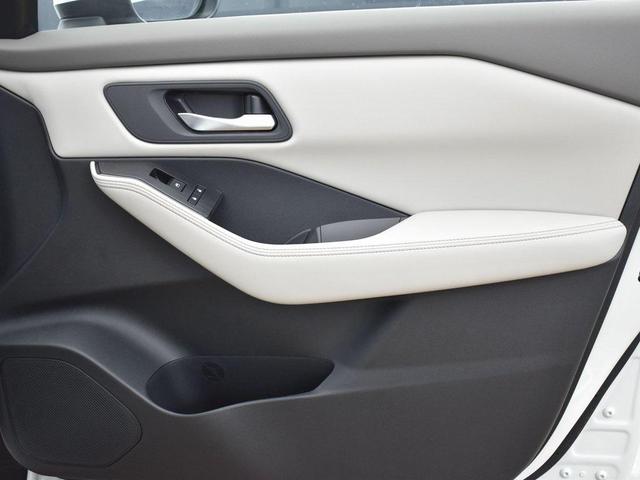 Photo of 2025 Everest White Pearl Nissan Rogue