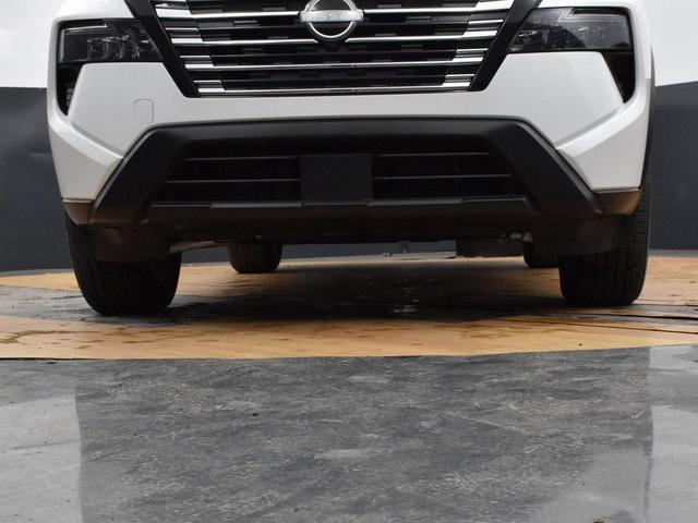 Photo of 2025 Everest White Pearl Nissan Rogue