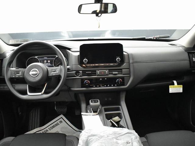 Photo of 2025 Gun Metallic Nissan Pathfinder