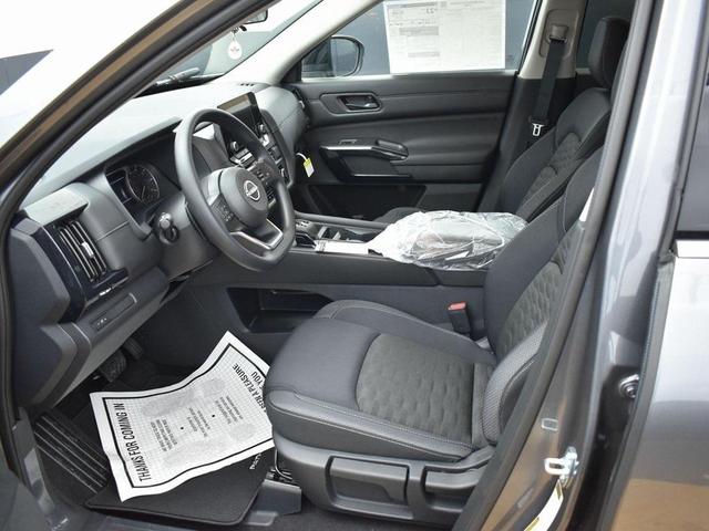 Photo of 2025 Gun Metallic Nissan Pathfinder