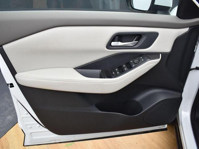 Photo of 2025 Everest White Pearl Nissan Rogue