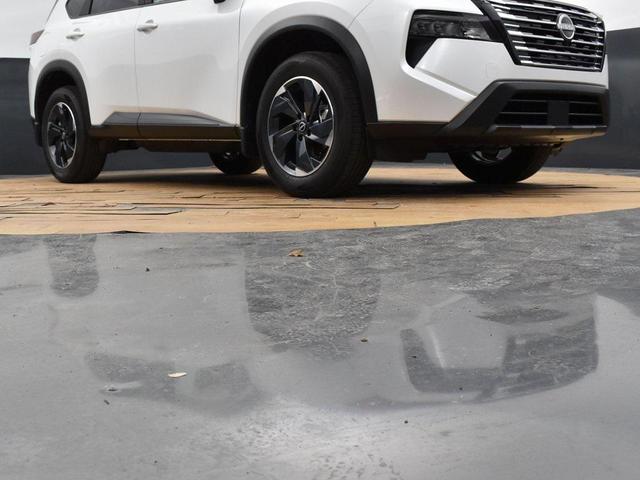 Photo of 2025 Everest White Pearl Nissan Rogue