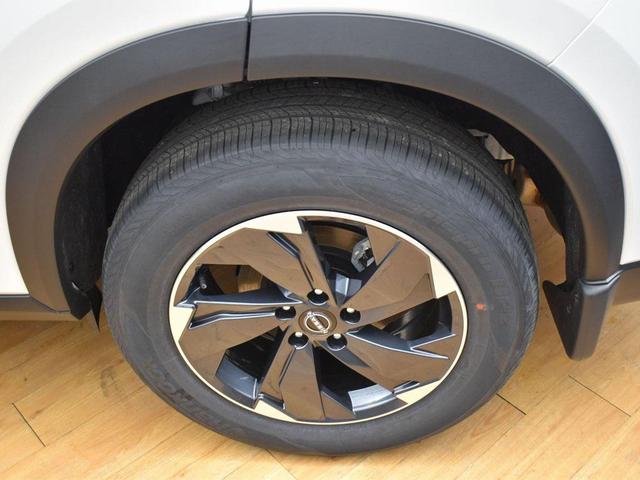 Photo of 2025 Everest White Pearl Nissan Rogue