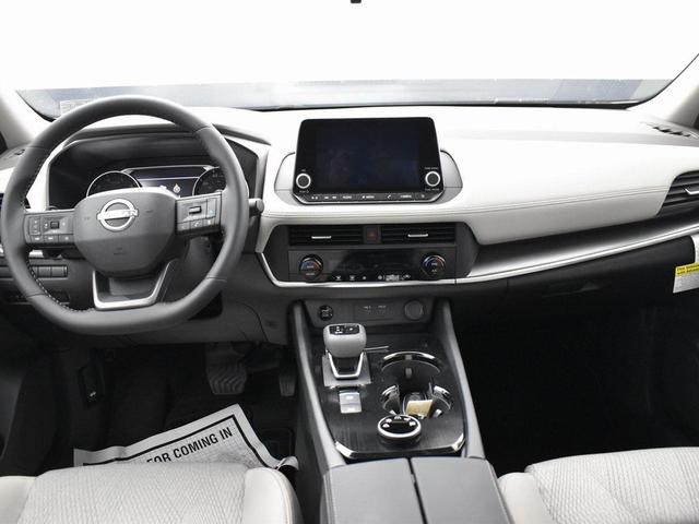 Photo of 2025 Everest White Pearl Nissan Rogue