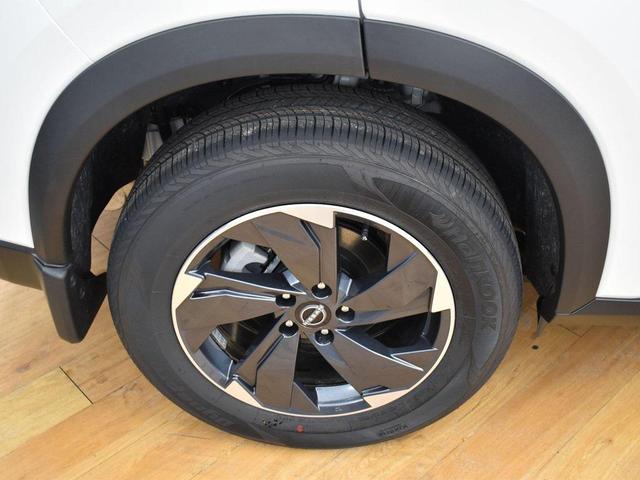 Photo of 2025 Everest White Pearl Nissan Rogue