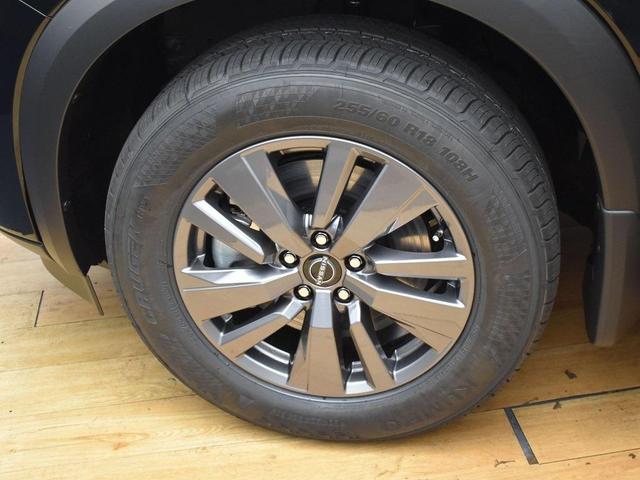 Photo of 2025 Super Black Nissan Pathfinder