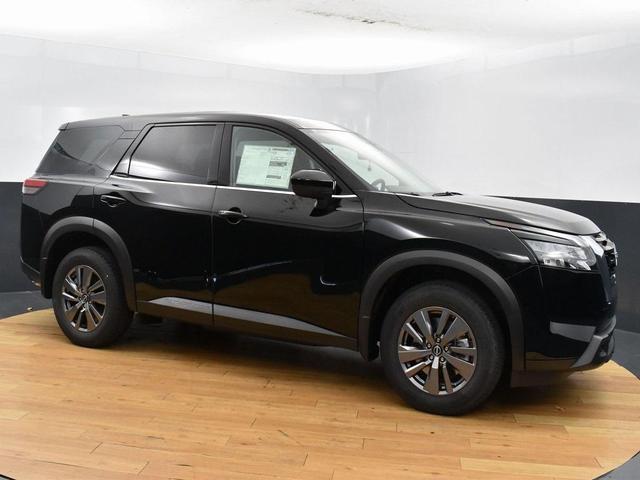 Photo of 2025 Super Black Nissan Pathfinder
